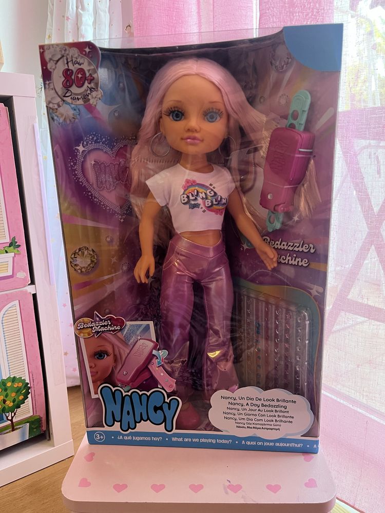 Boneca Nancy nova