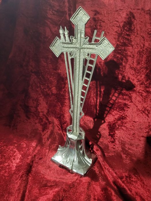 Krzyż symbole Męki pasyjka