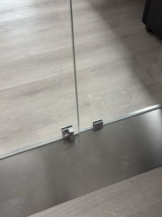 Lojas / montas / caixilharia em PVC / Aluminio / Vidro