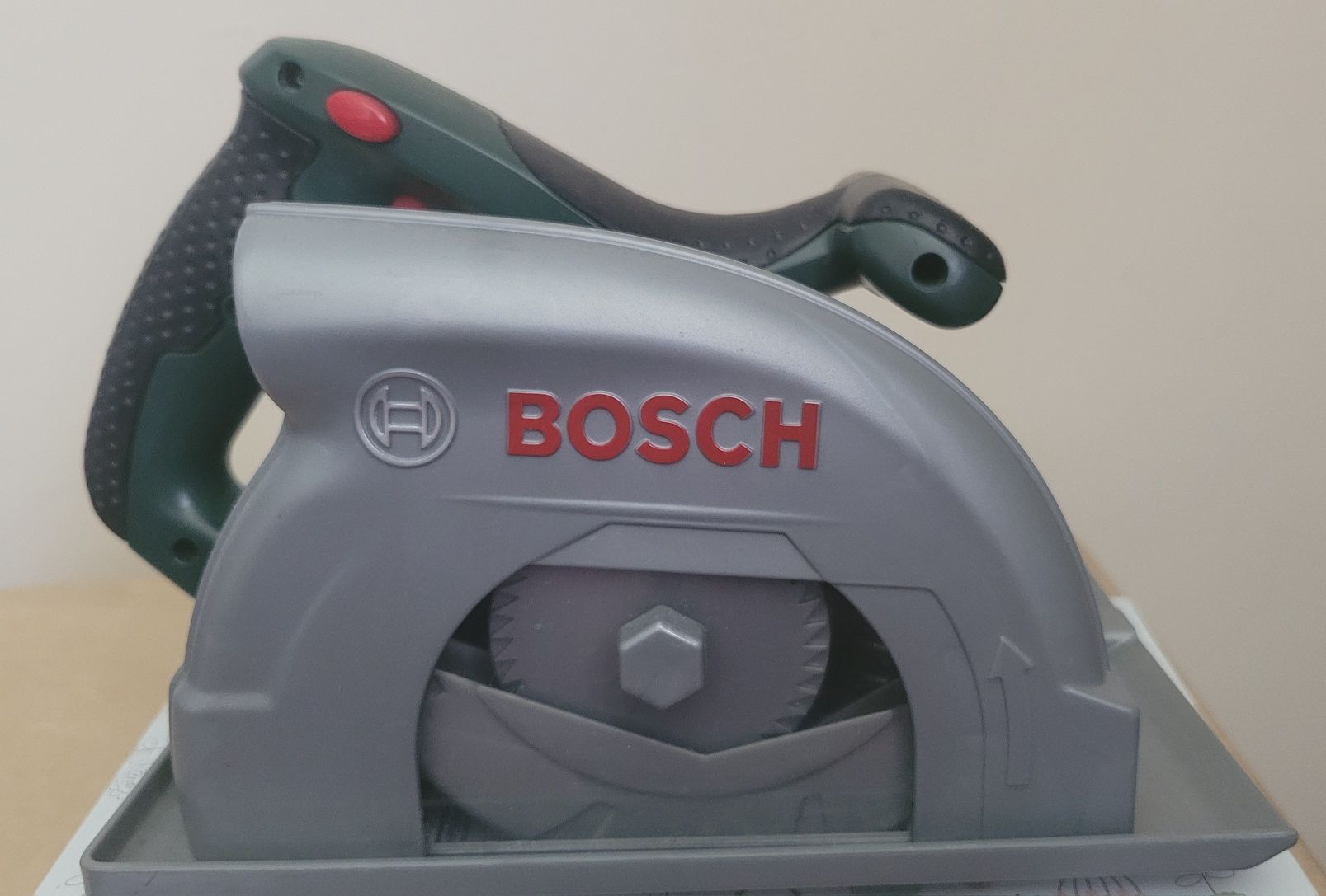 Piła ręczna tarczowa Bosch zabawka światło dźwięk świeci