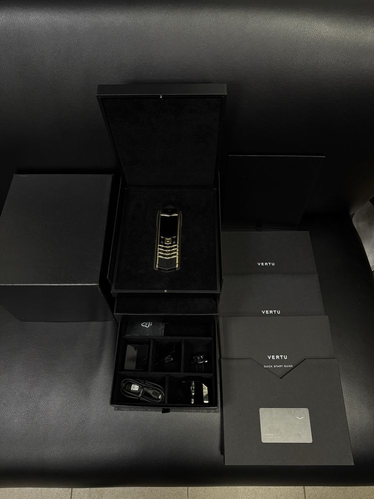 Vertu Signature S Yellow gold