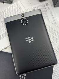 Телефон BlackBerry Passport Silver Edition
