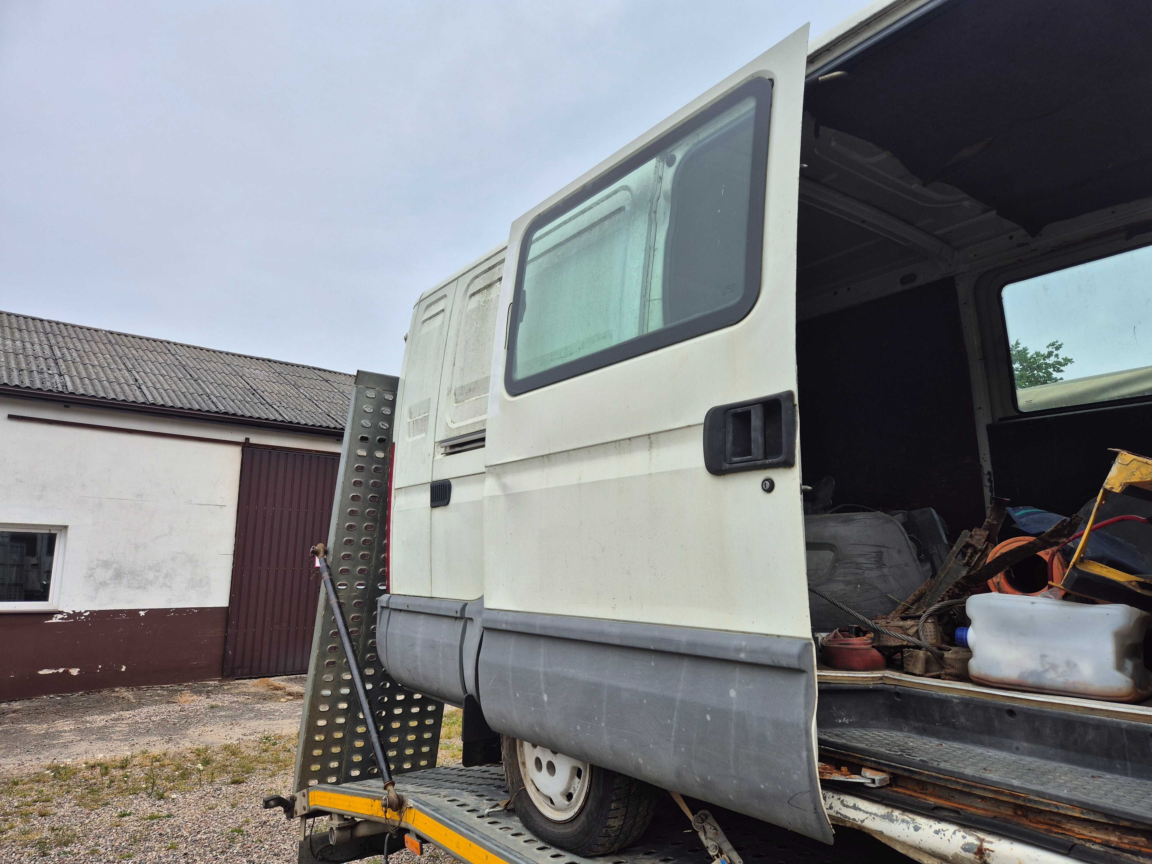 Sprzedam czesci Iveco Daily 2001r