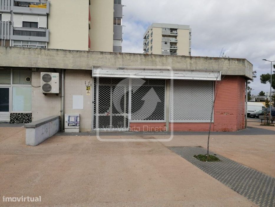 Loja na Cidade Sol com 269m2, com extração de fumos e grades de seg...