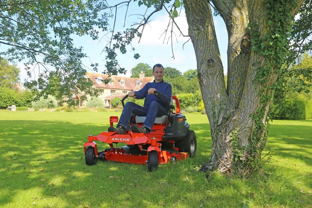Ariens IKON 52 Kawasaki® – Profesjonalny traktorek ogrodowy Zero-Skręt