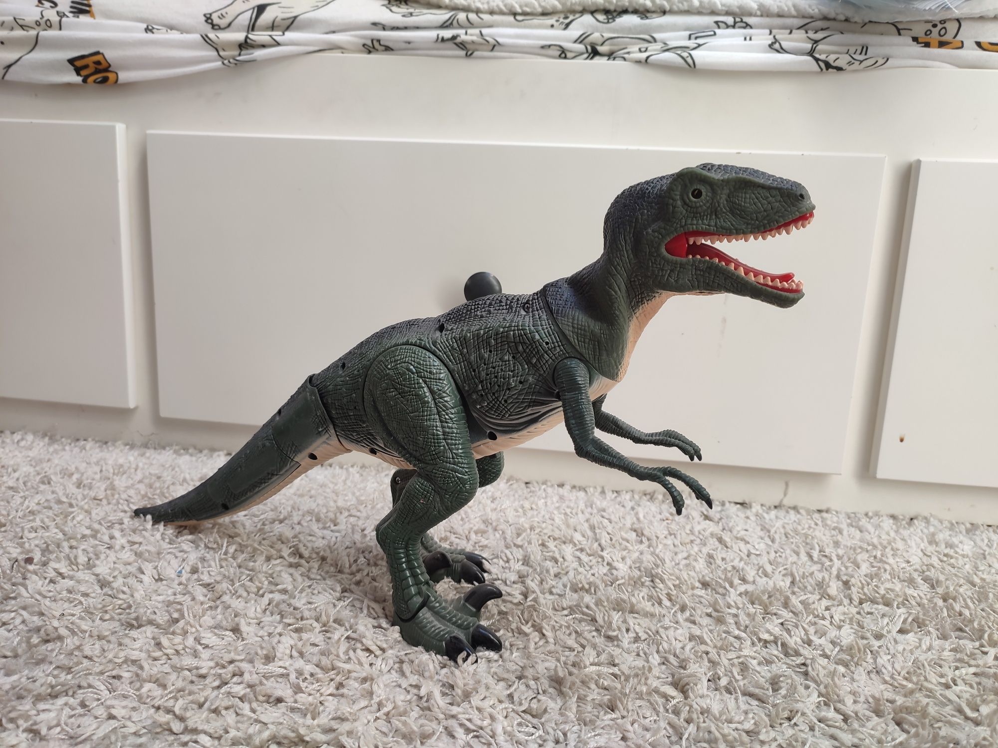 Dinozaur interaktywny velociraptor ryczy świeci