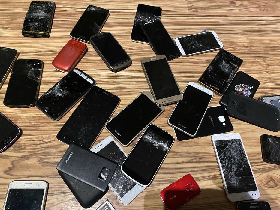 Uszkodozne telelefony sony samsung