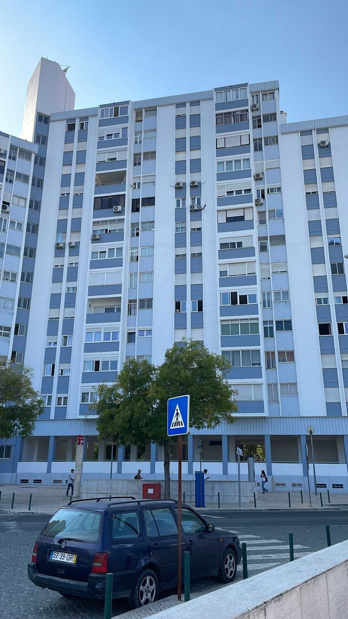 Quarto casal ou individual junto estação metro – Lisboa
