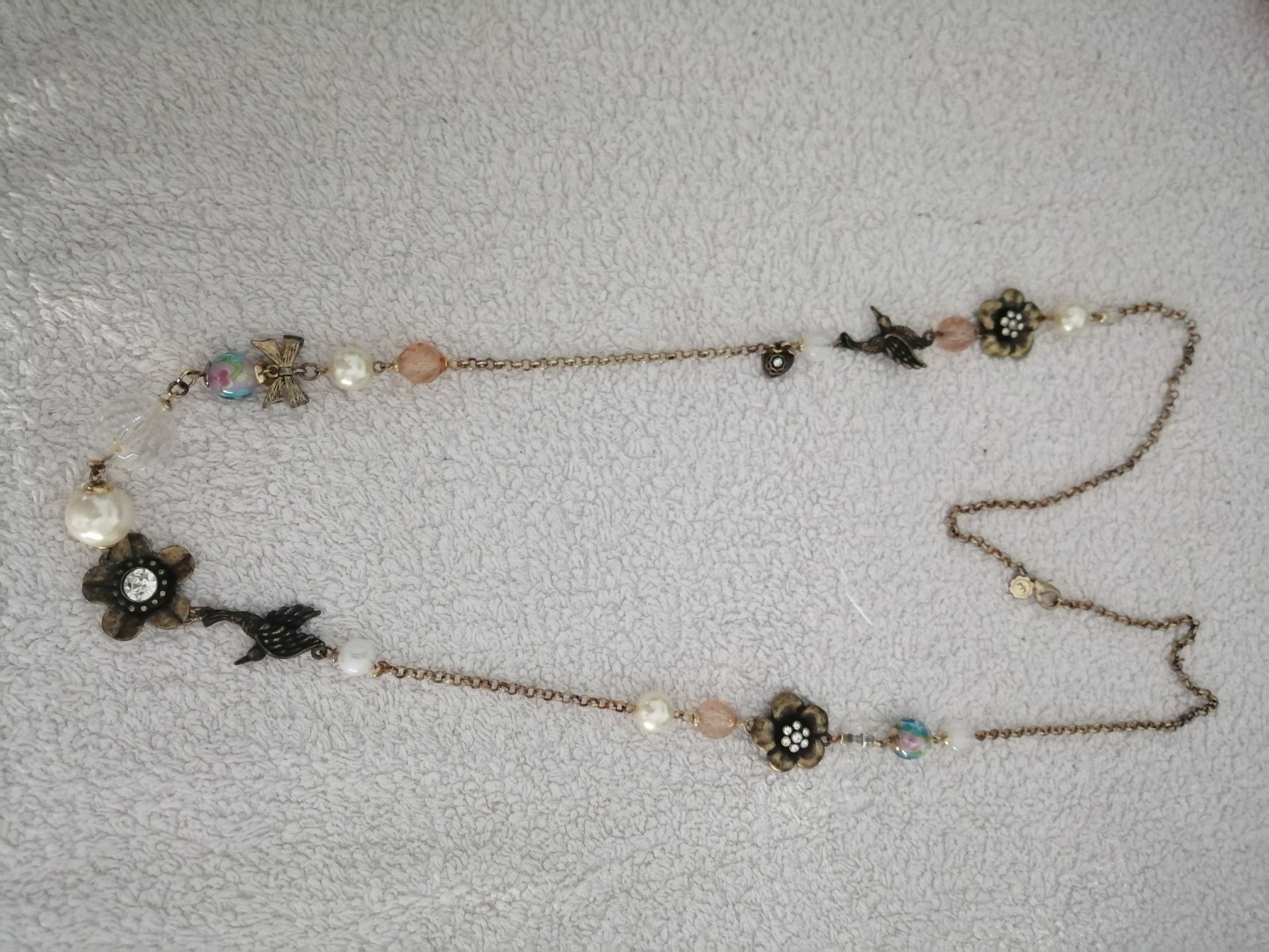 Colares e pulseiras