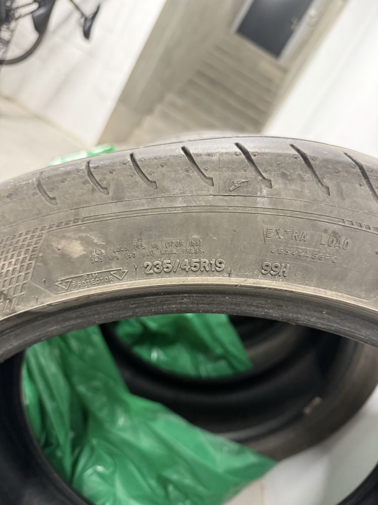 4 Opony letnie Goodyear 235/45R19