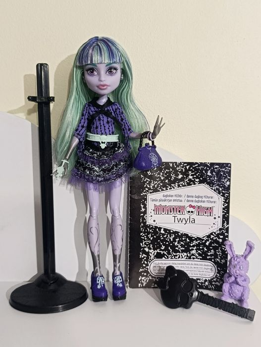 Monster High lalka Twyla Boogeyman basic