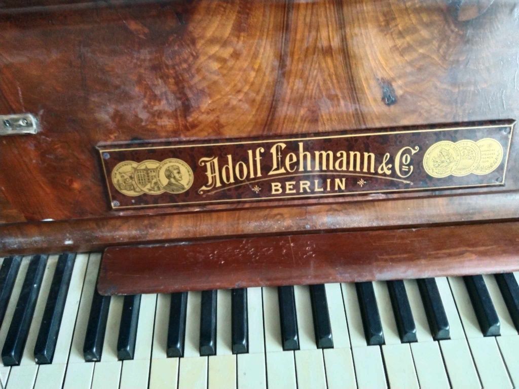 Pianino Adolf Lehmann