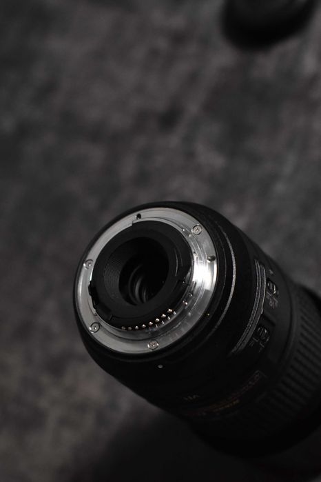 Nikon AF-S DX NIKKOR 55-300mm f/4.5-5.6G ED VR стан нового