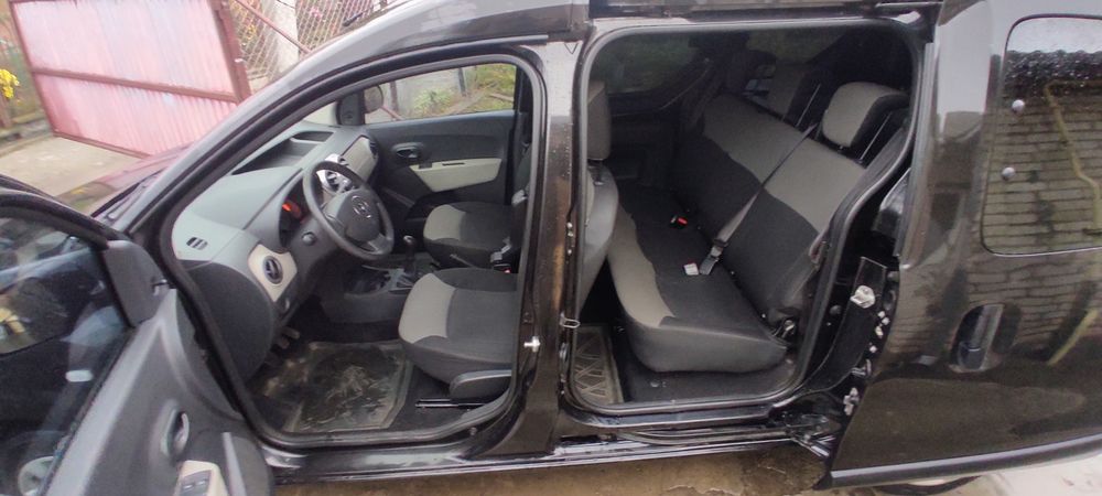 Рено Доккер пасажир