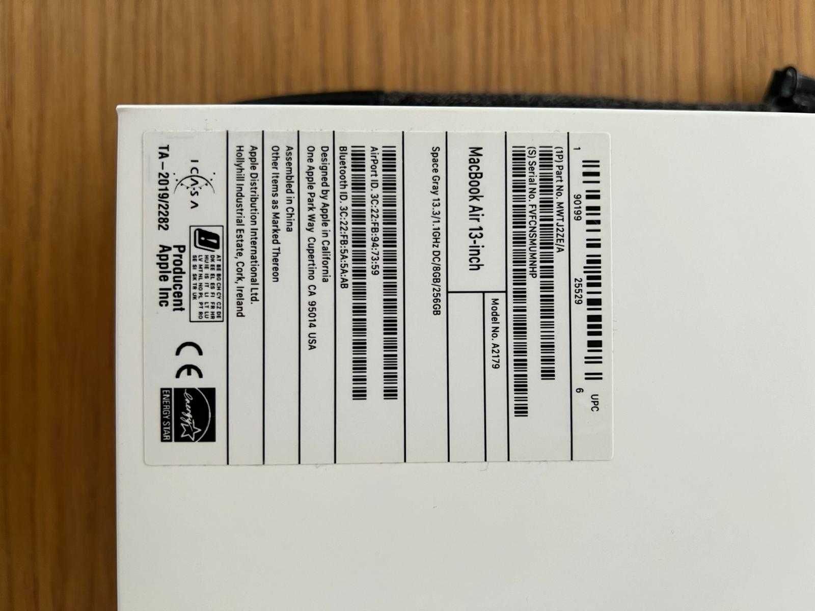 MacBook Air 13 8gb RAM 256 GB SSD A2179