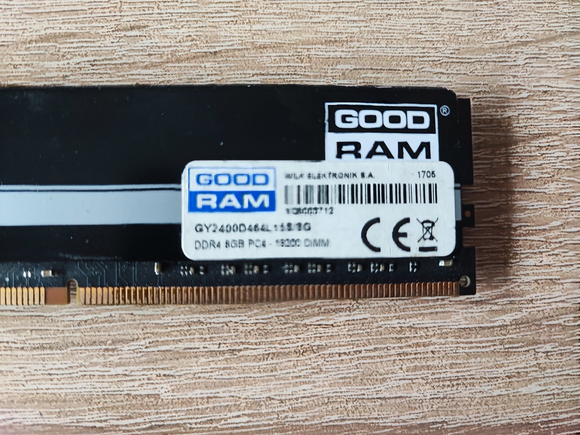 Пам'ять DDR4 GOODRAM GY2400D464L15S/8G