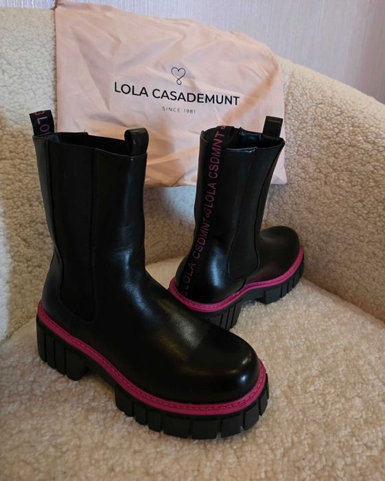 Ботінки/Челсі  ( жіночі / дизайнерські) бренду Lola Casademunt