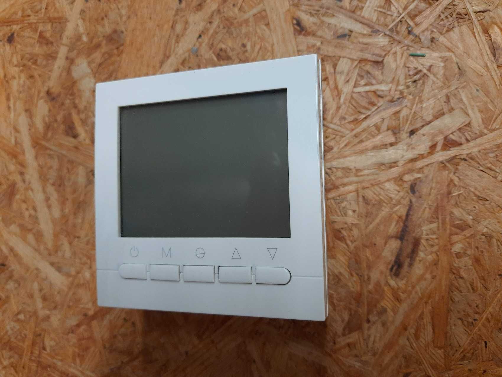 Termostat BOT-313 WiFi współpracuje ze smartphone