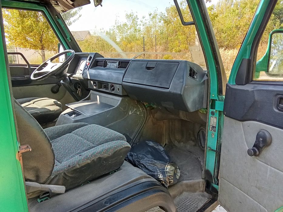 Автомобіль  Mb 100