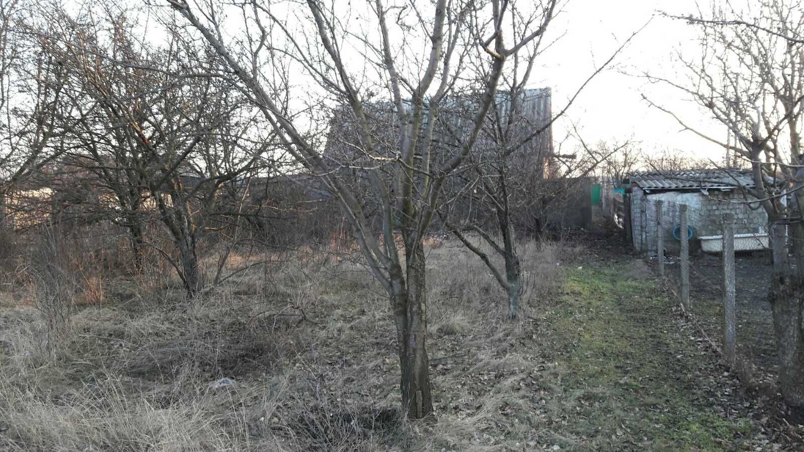 Продам дачный дом с участком 15 соток в с. Знаменовка 4000$.