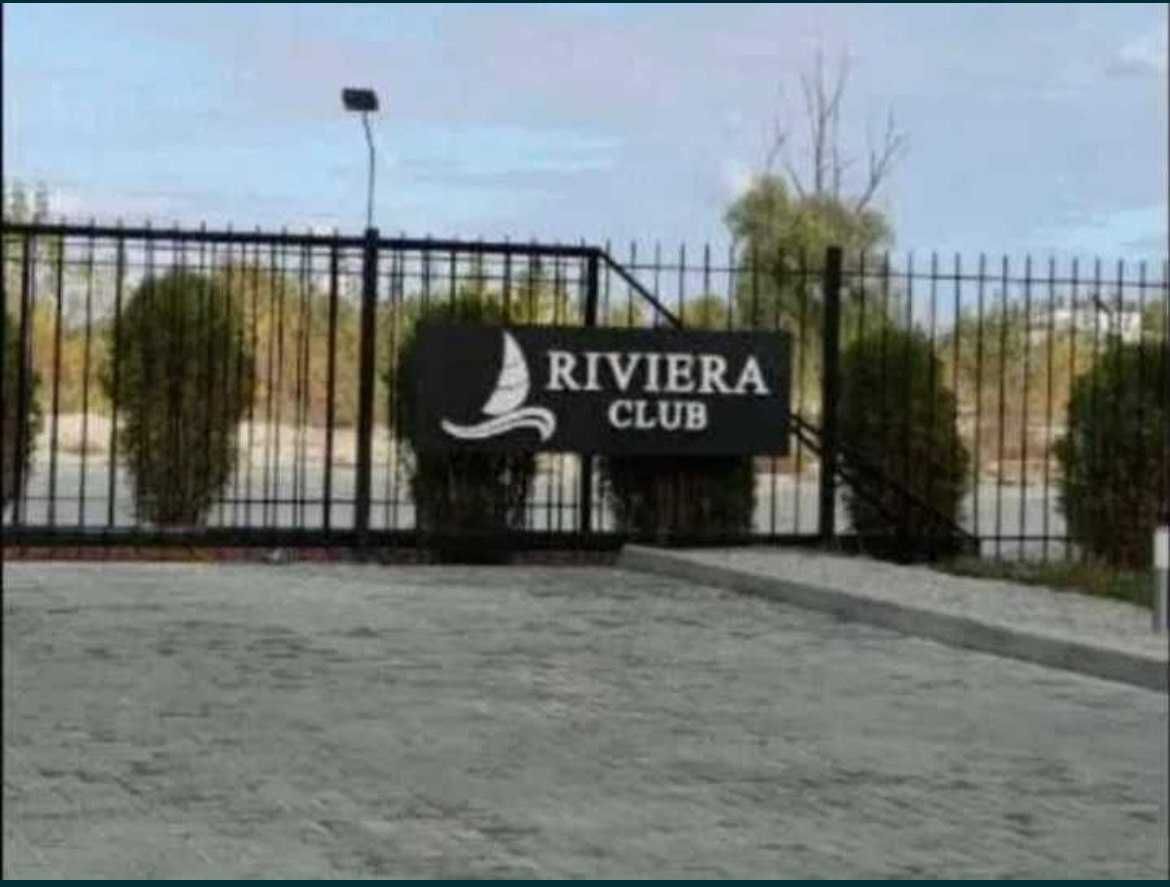 Ділянка біля Дніпра в котеджному містечку "RIVIERA CLUB”