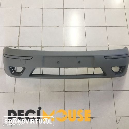 Para-choques Ford Focus modelo: 2001 até 2004 novo