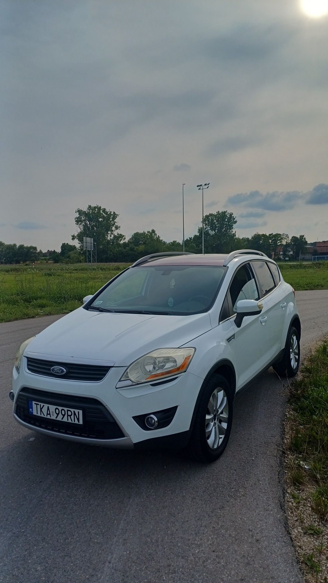 Ford Kuga 4x4 2.0 tdci 140km 2009r. Panorama