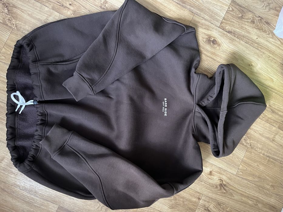 Костюм шоколадний як Zoho