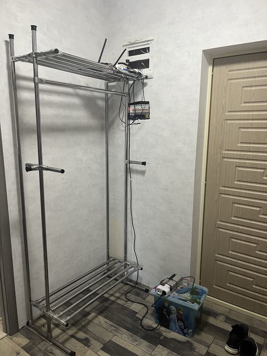 Стойка для одежды, шкаф