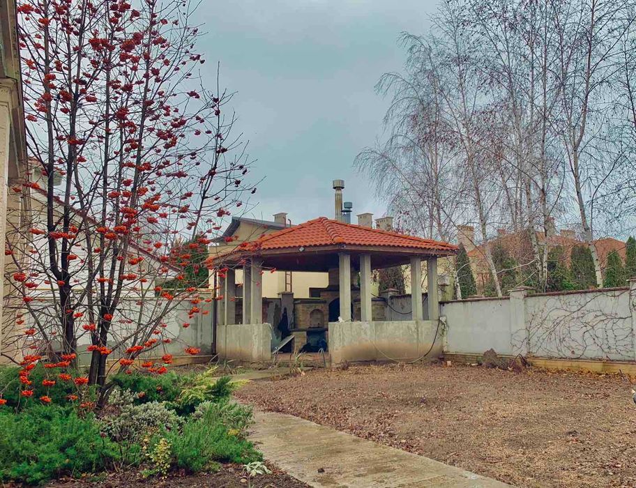 Продаётся дом у моря в Совиньоне — участок 15 соток, отдельно СПА-зона