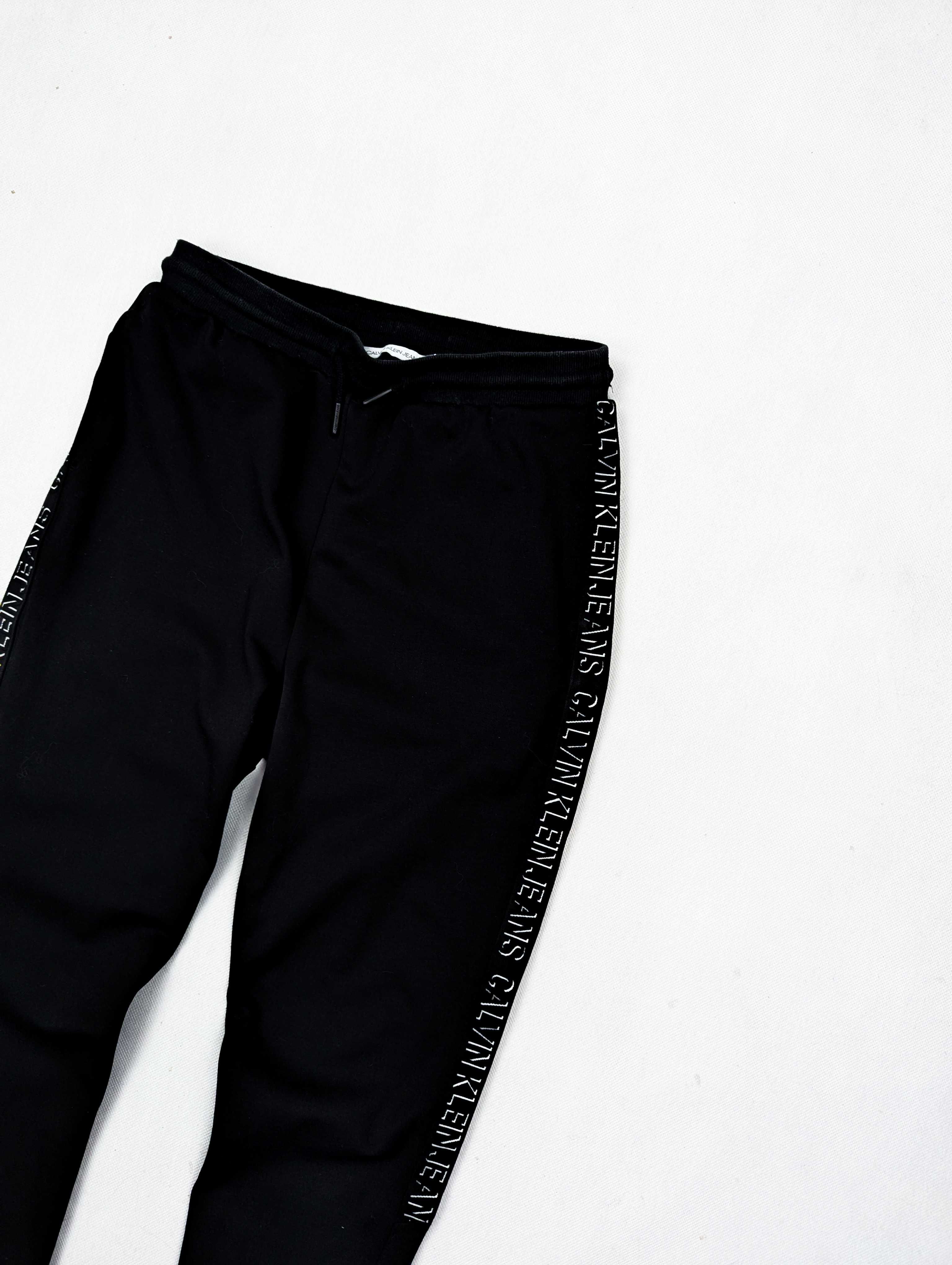Calvin Klein czarne spodnie dresowe dresy XS logo