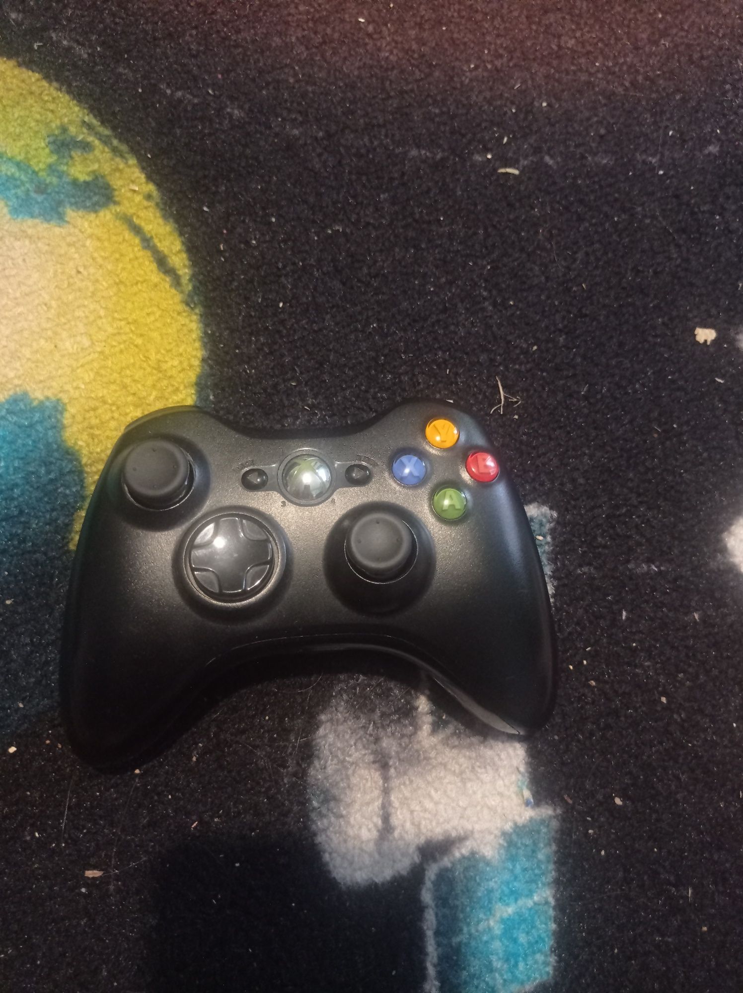 Sprzedam Xbox 360 z prądem grami kinectem i kablem do prądu