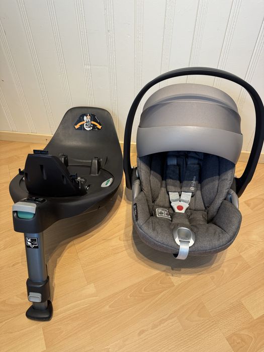 Cybex Platinum cloud + база Isofix Base Z 360