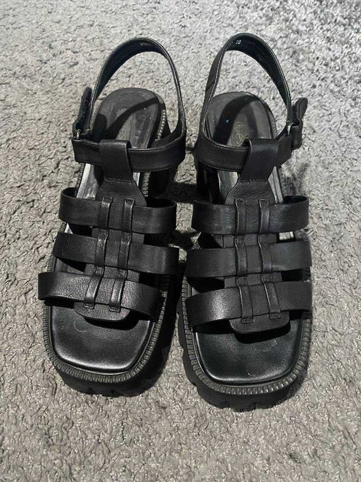 Сандалі Estro чорні