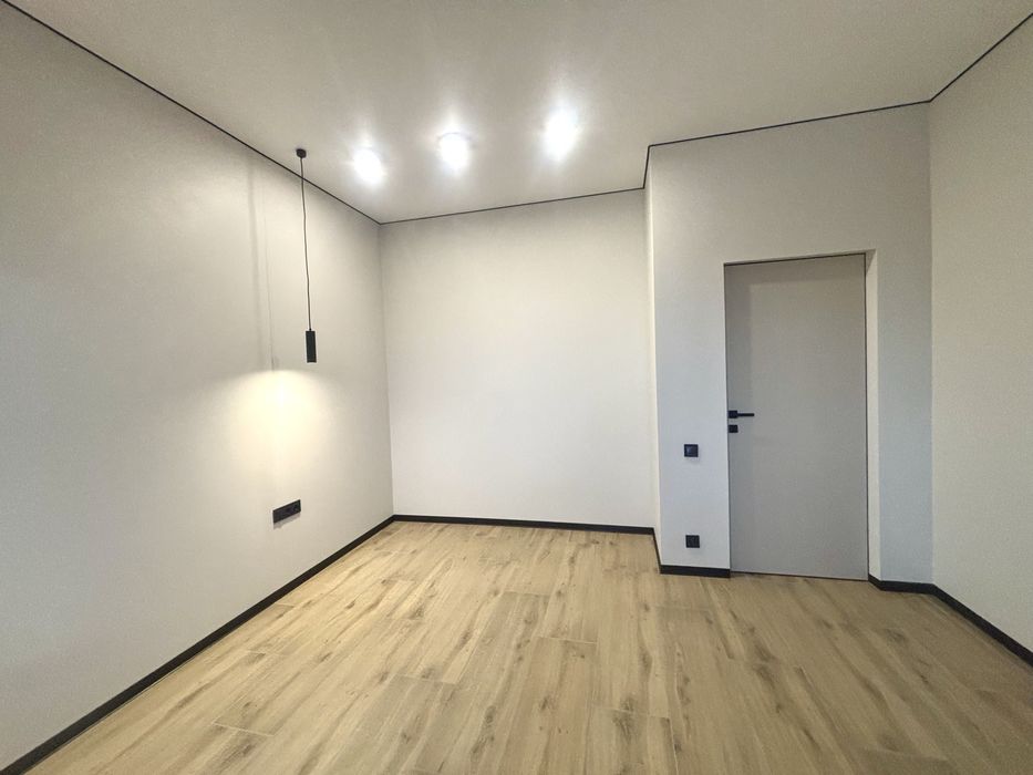 Продам будинок з ремонтом та бомбосховищем з виходом до лісу