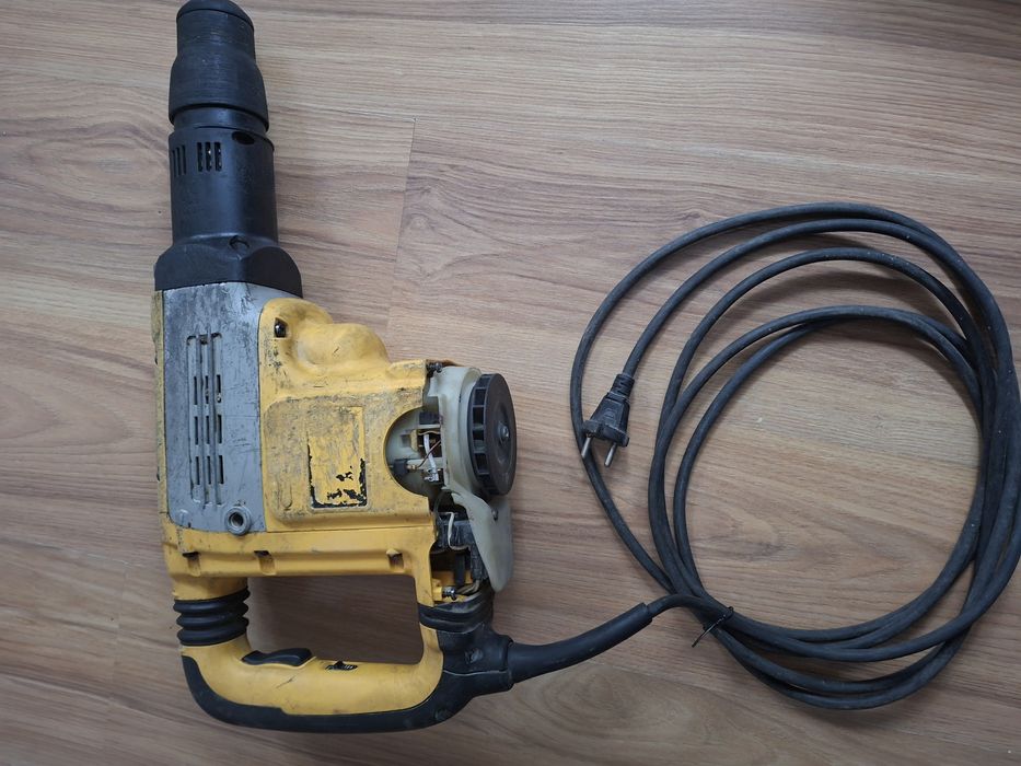 Młot Dewalt D25712