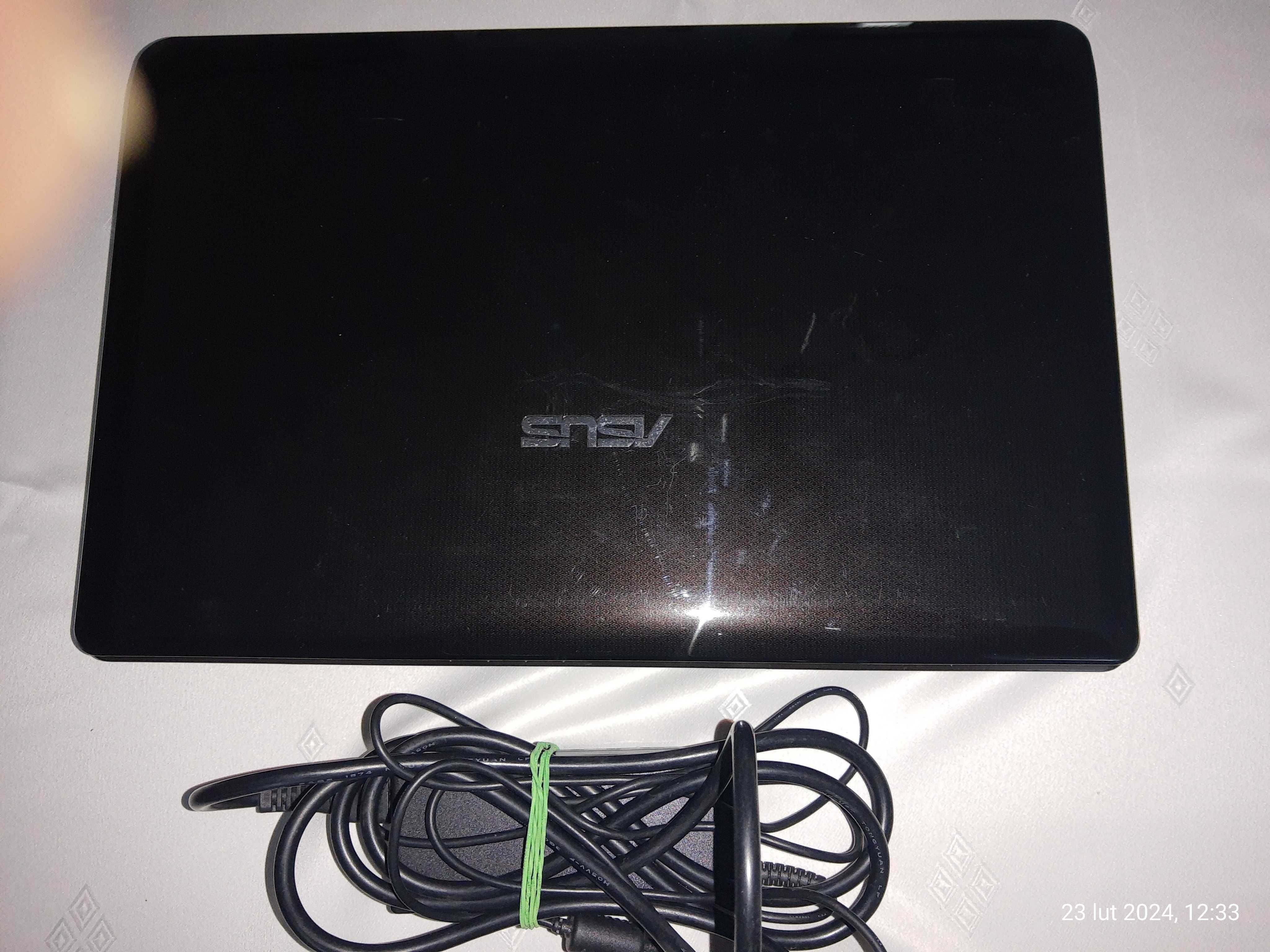 Duży,sprawny laptop Asus K72JR 17,3" idealny dla starszej osoby.