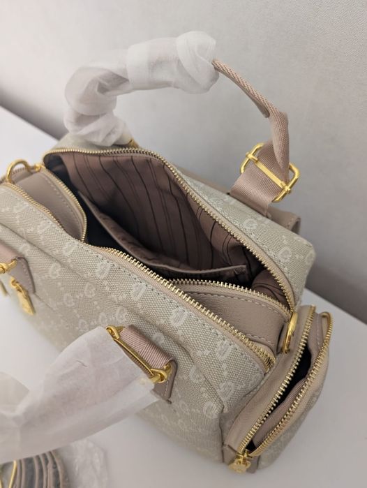 Продам женскую сумочку