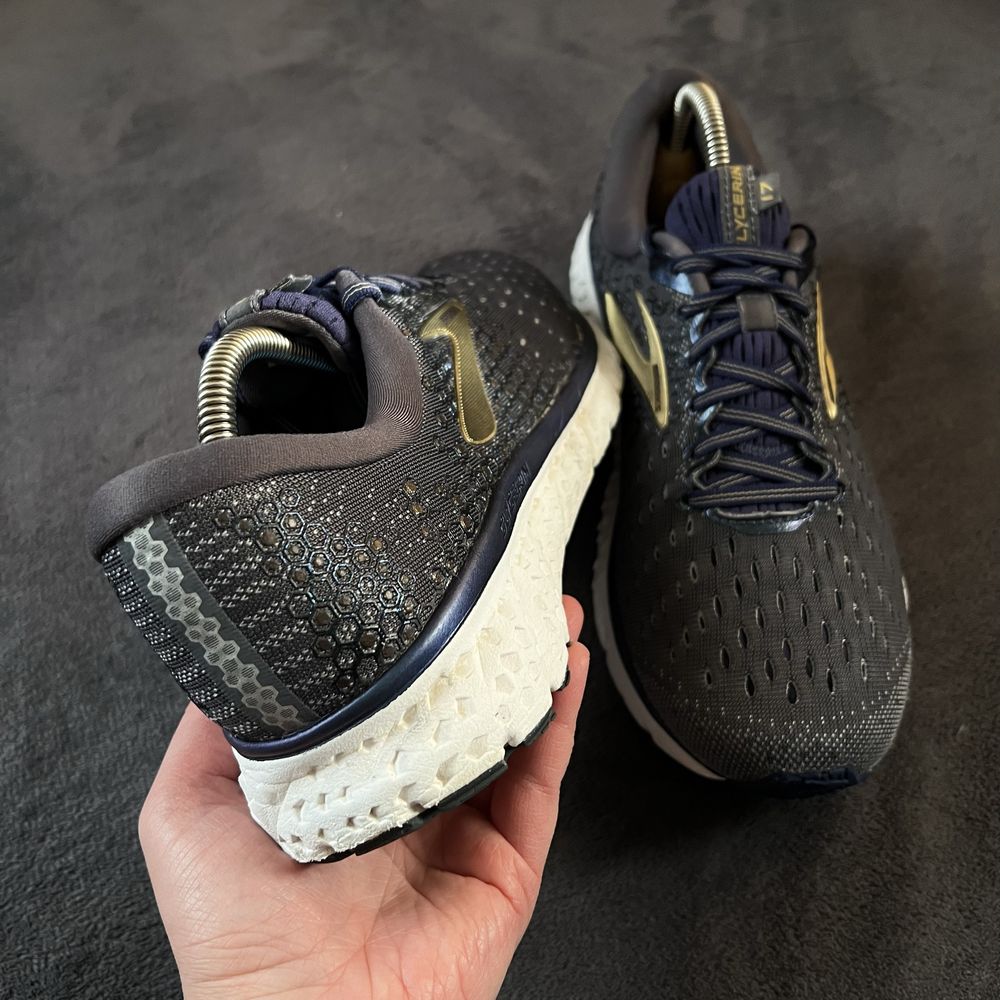 Чоловічі кросівки Brooks Glycerin 17.  P. 42,5.