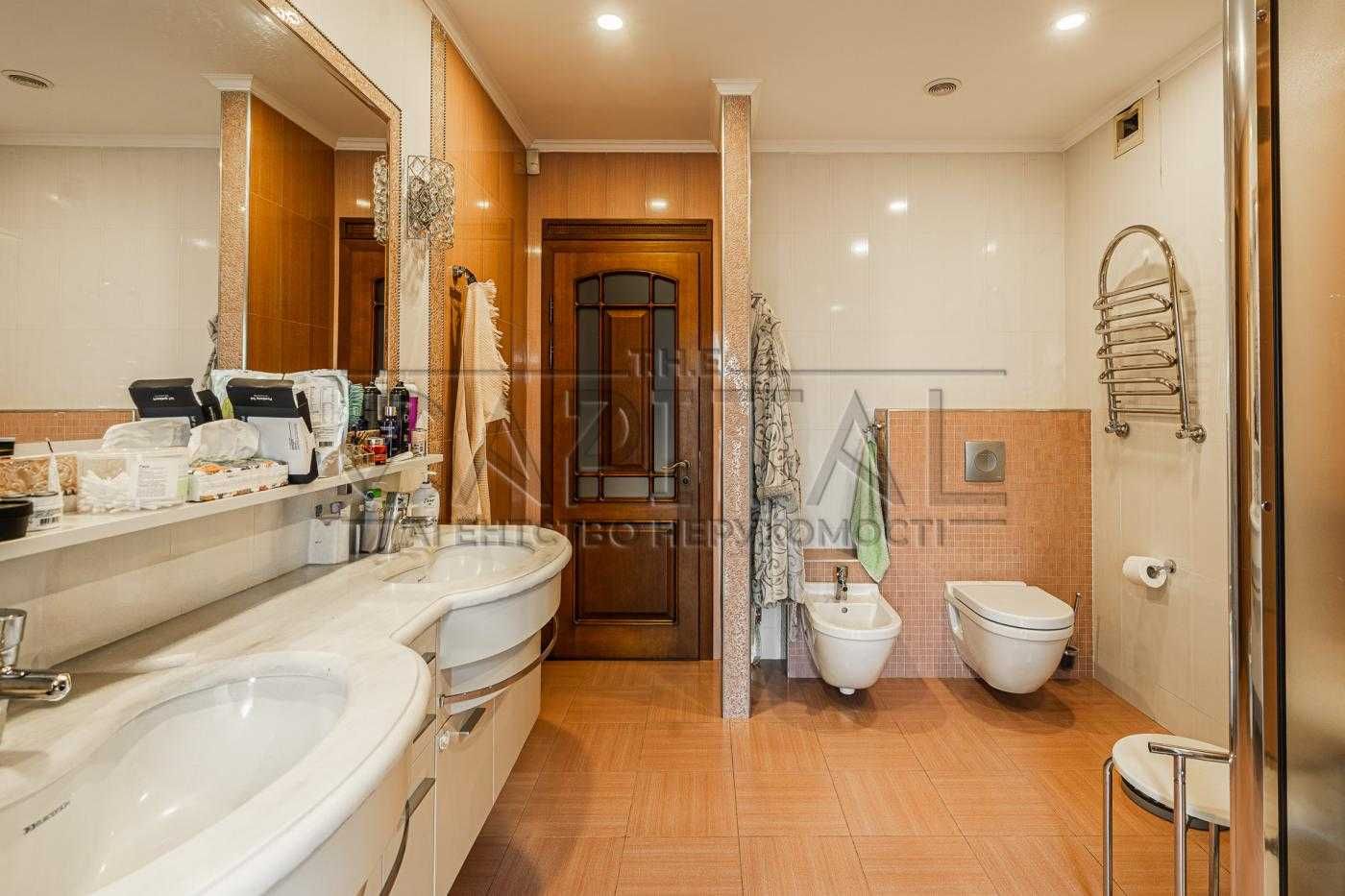 Розкішний маєток 700 м² з басейном сауною Київ вул. Брусилівська