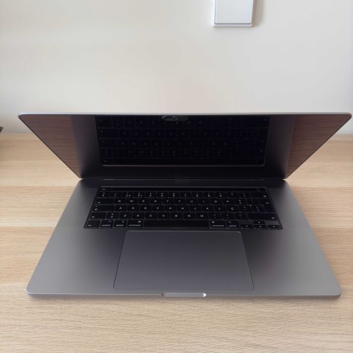 Apple MacBook Pro (16-inch, 2019)