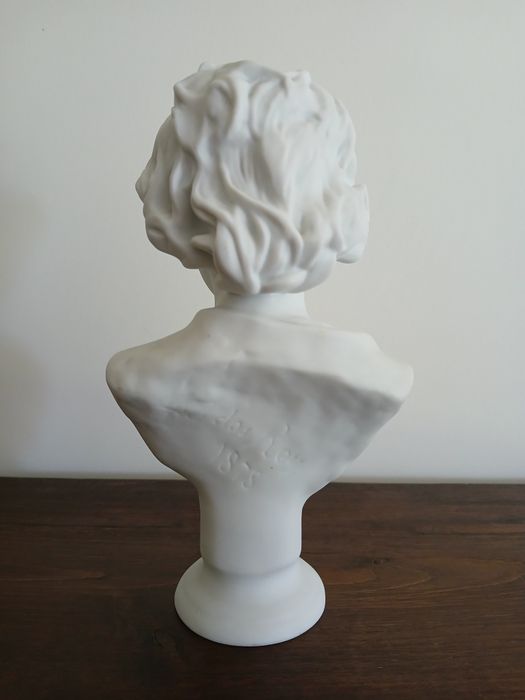 Busto Flor Agreste Vista Alegre como Novo