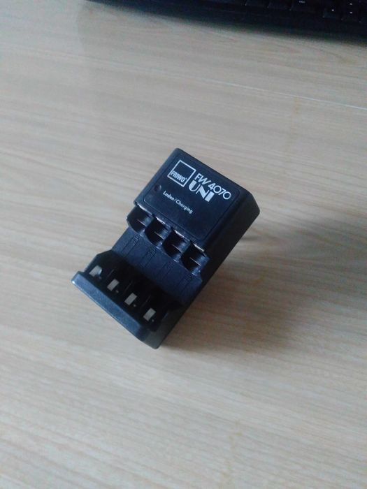 Зарядное устройство для аккумуляторных  батареек AA(aaa) Friwo