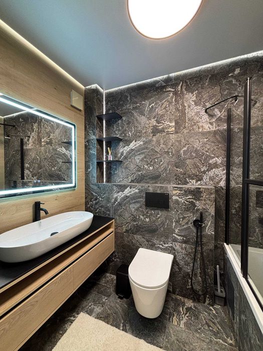 Продається ЗДАНА смарт-квартира з ремонтом. Озеро.