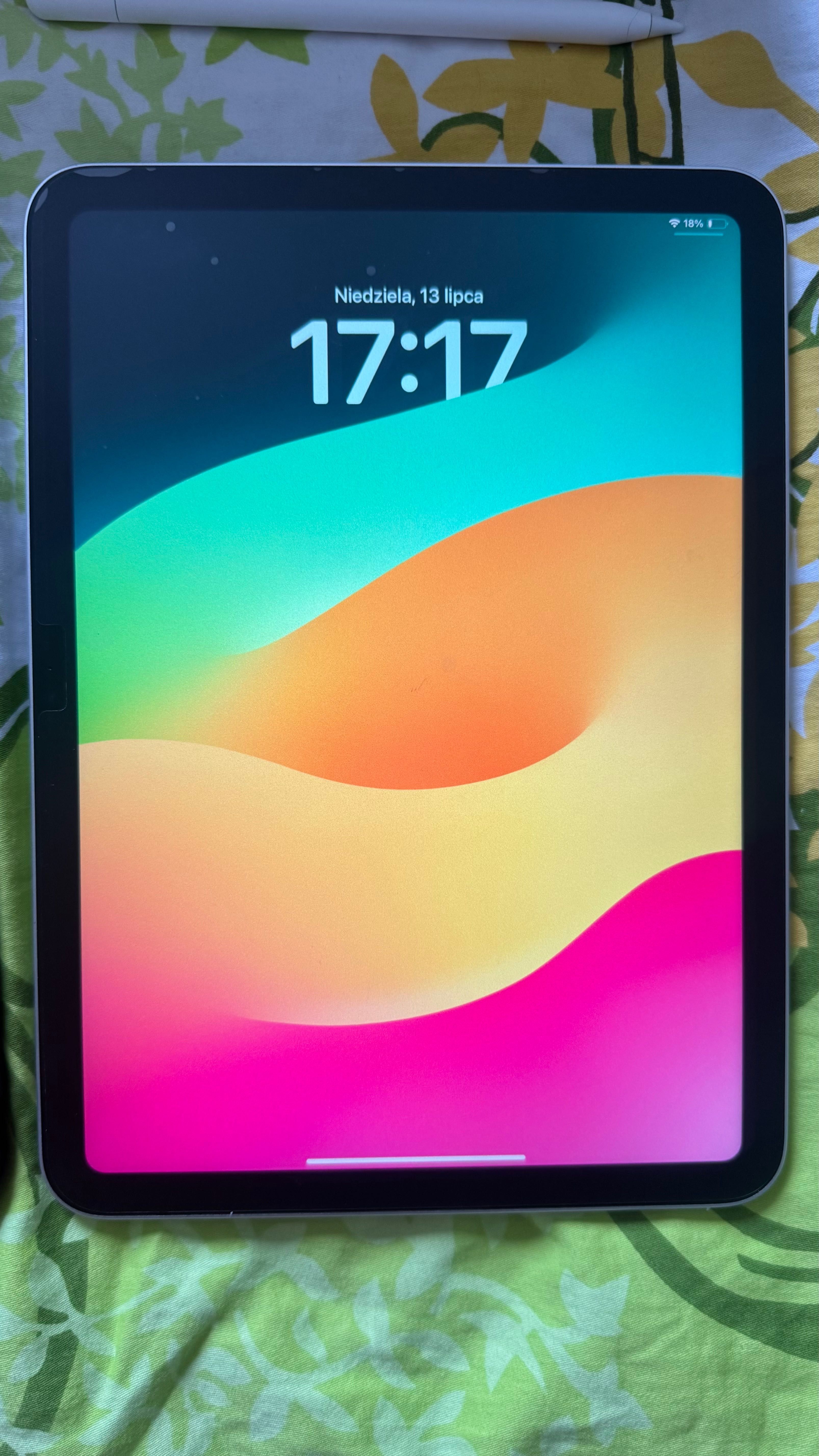 Apple iPad 10 gen 64GB + rysik typu C + folia i etui