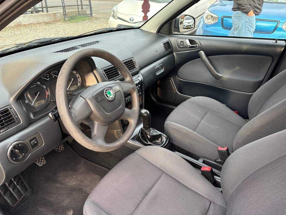 Skoda Octavia 2009 надійний двигун 1.6 МРІ