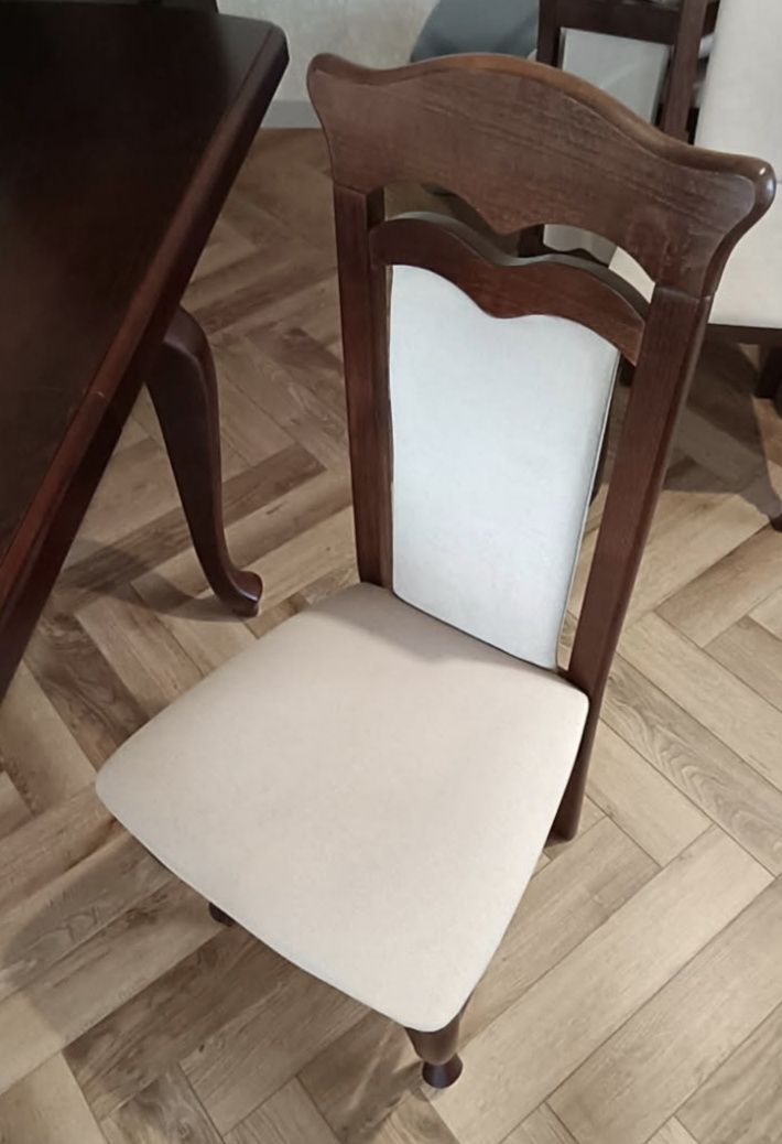 Sprzedam stół + 12 krzeseł
