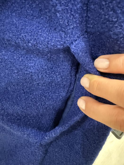 Kobaltowy płaszcz boucle na podszewce wełna wiskoza Monnari roz. 40 L