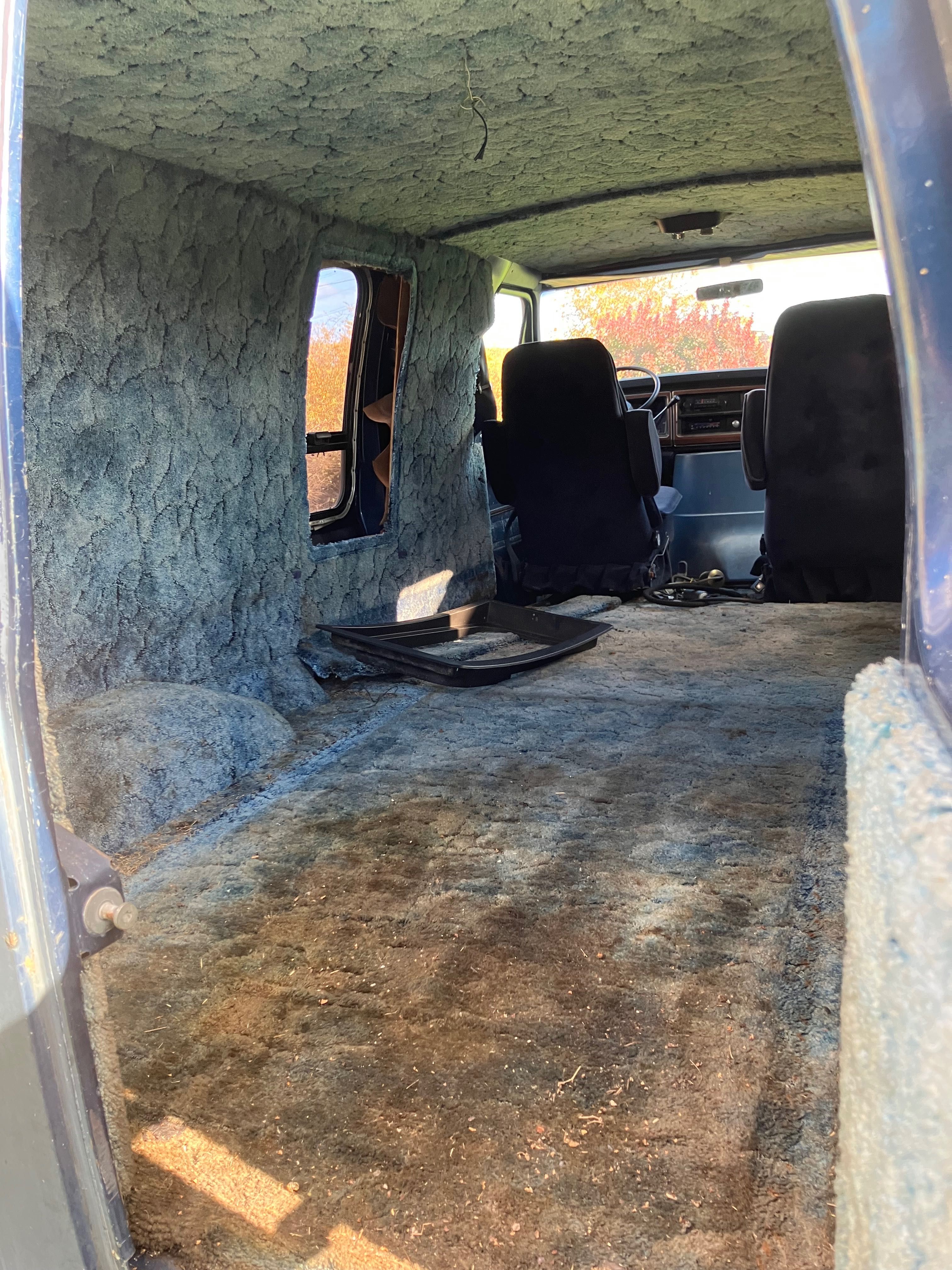 ford econoline  v8 patyna