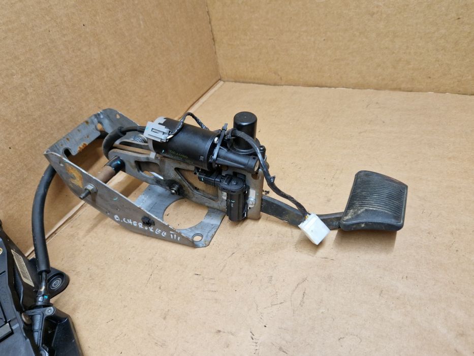 Pedał hamulca podstawa pedału gazu Jeep Grand Cherokee III WK WH